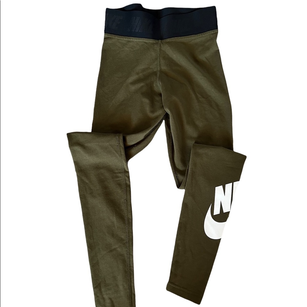 Military green Nike leggings